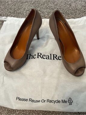 Gucci Taupe Peep-Toe High Heels size 38